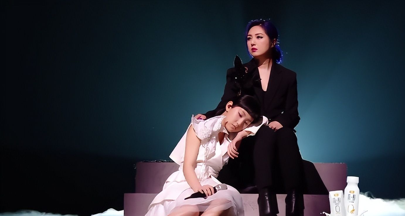 杨千嬅炎明熹细腻合唱勇一个历经千帆一个洁白如初