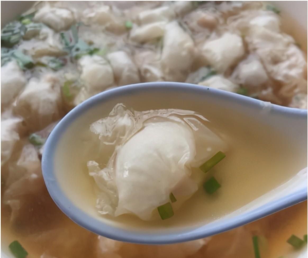 广东江门肉最少的馄饨店，6元一碗全是馄饨皮，当地人却说吃不腻休闲区蓝鸢梦想 - Www.slyday.coM