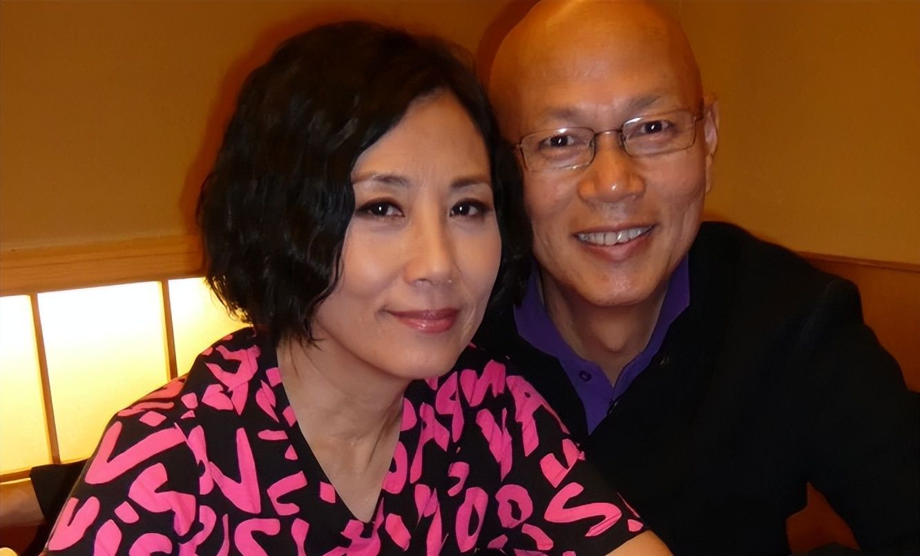 76岁罗家英庆结婚13周年与汪明荃膝下无子余生只爱一人