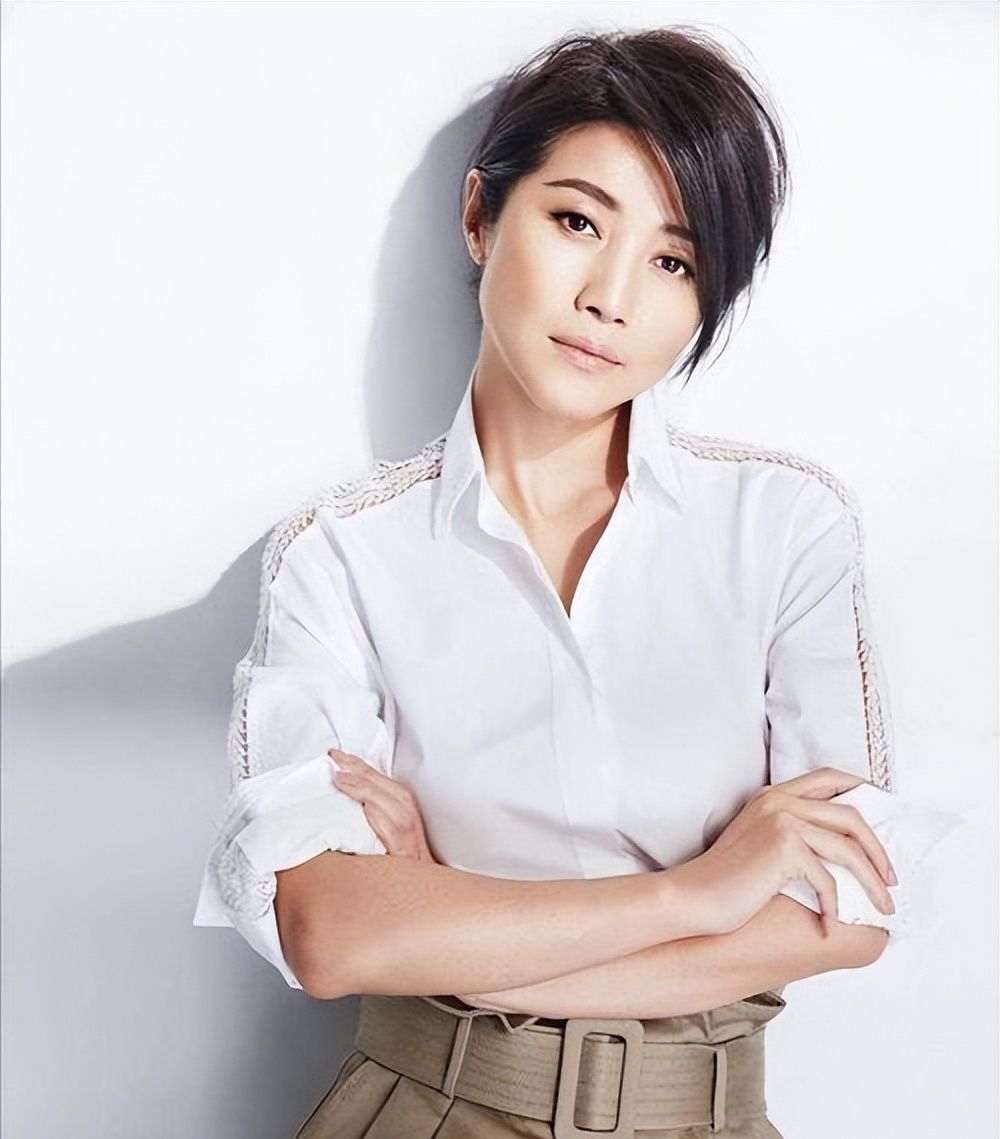 13年颜丙燕凭借一部戏获得7项影后如今为何沦落到无戏可拍