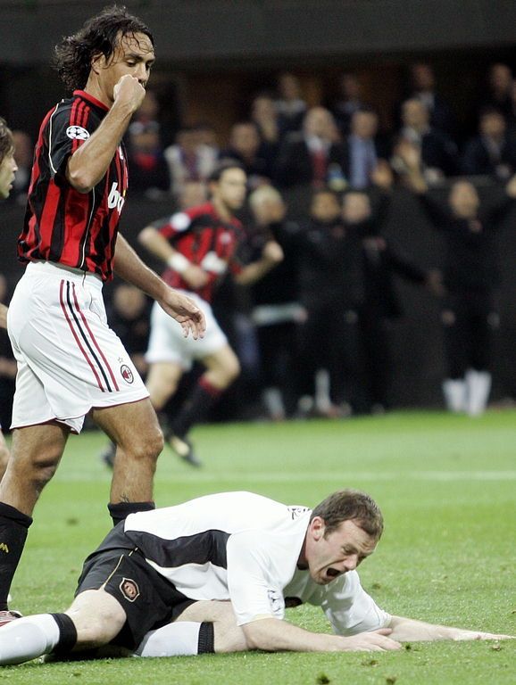 AC米兰队史今天:2007年圣西罗暴雨中3休闲区蓝鸢梦想 - Www.slyday.coM AC米兰队史今天:2007年圣西罗暴雨中3休闲区蓝鸢梦想 - Www.slyday.coM