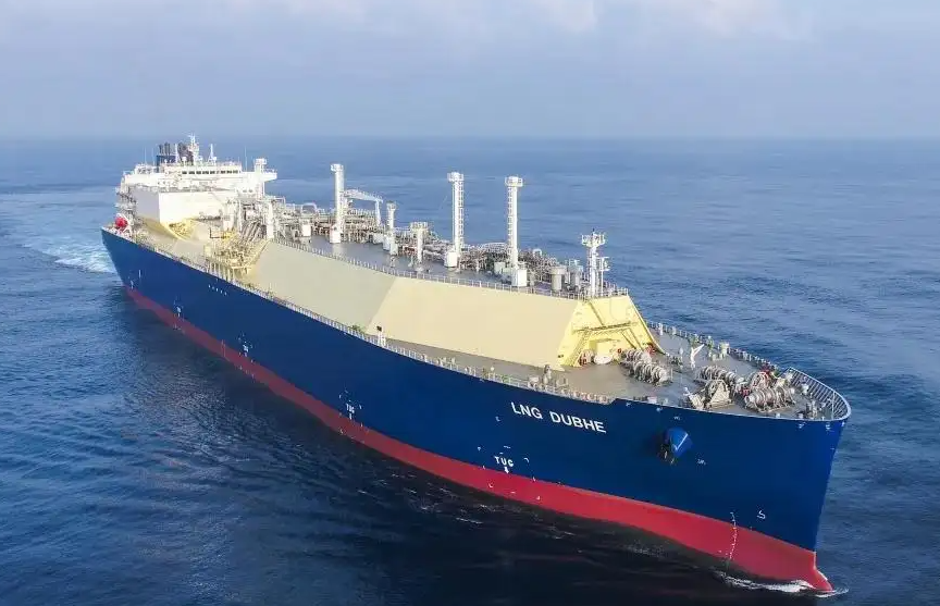 超级大货轮安装货舱你见过吗场面十分壮观堪比好莱坞大片