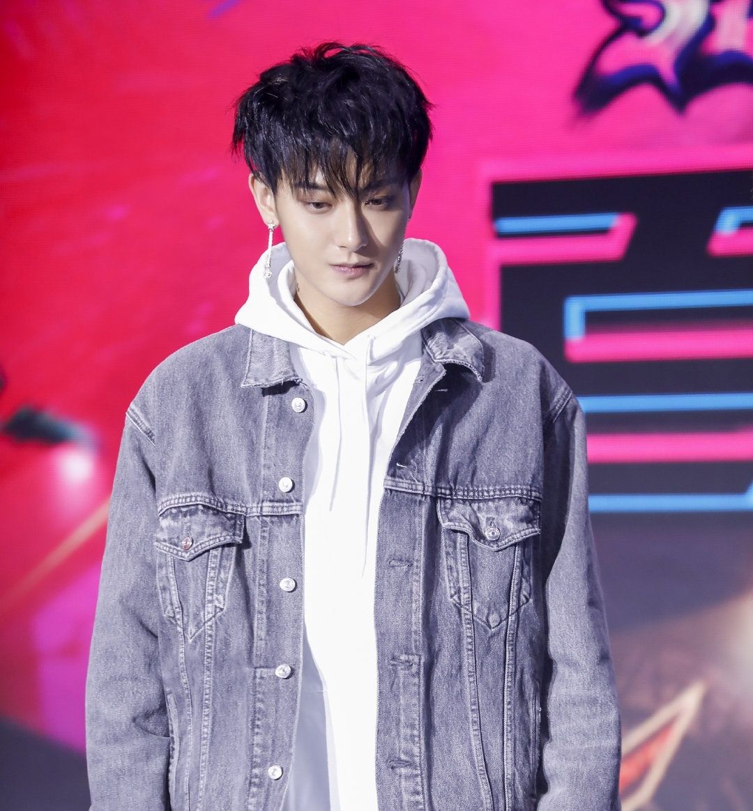 黄子韬发表生日感言：我的愿望是关于一直爱着我的你们,谢谢陪伴休闲区蓝鸢梦想 - Www.slyday.coM