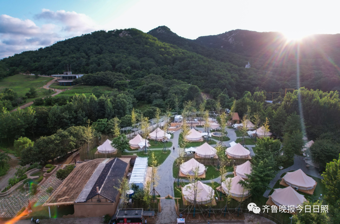 来日照驻龙山景区体验森林露营乐趣