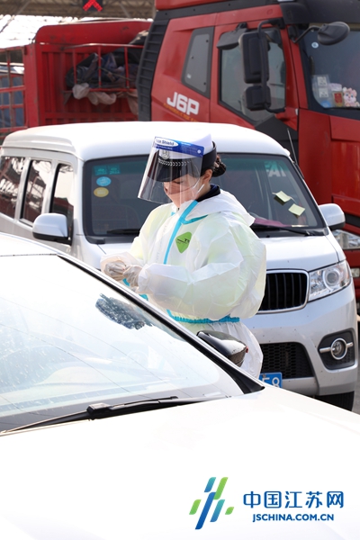 盐城交警“新青年”：在平凡的交管岗位奋力奔跑、绽放青春休闲区蓝鸢梦想 - Www.slyday.coM