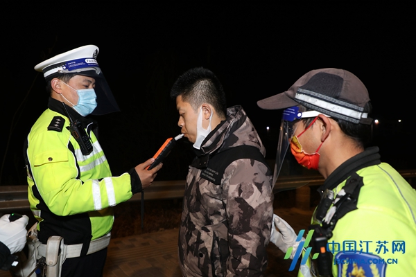 盐城交警“新青年”：在平凡的交管岗位奋力奔跑、绽放青春休闲区蓝鸢梦想 - Www.slyday.coM