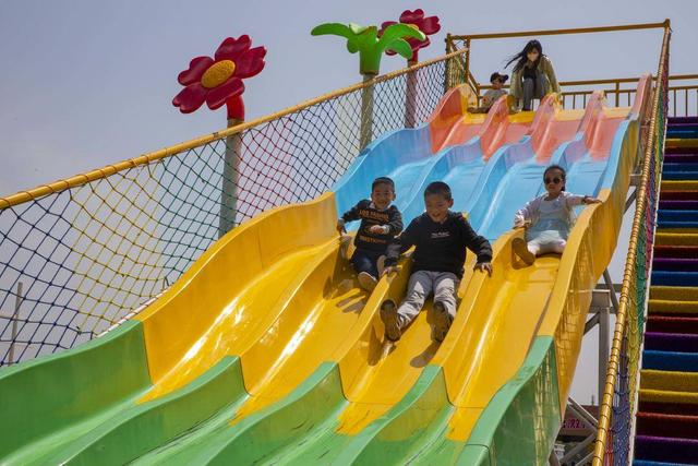 组图江苏泰州乐享五一假期