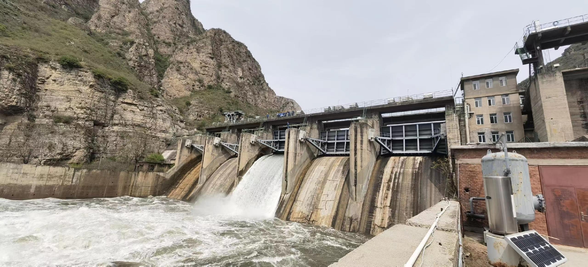 北京山峡段珠窝水库放水中.