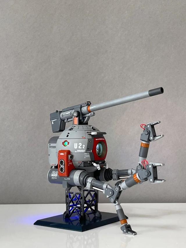 100千克的铁球在马里亚纳海沟会被压扁吗？...