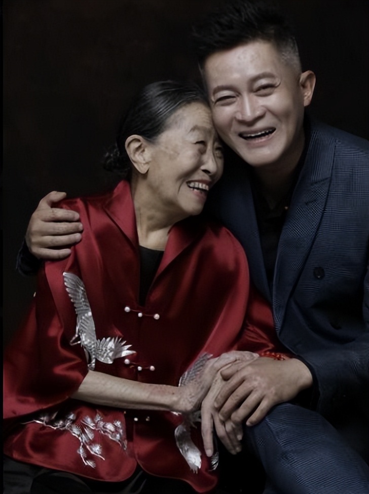 演员张少华去世1年了丈夫张惠宝不灭的爱让人泪流