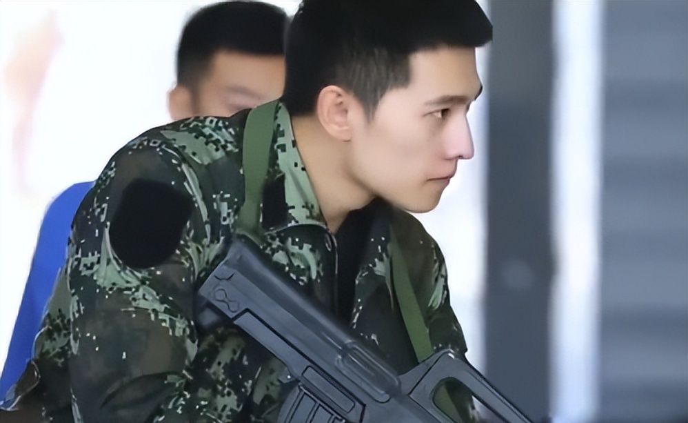 同样是寸头,欧豪硬汉,千玺成熟,而他堪称是经典__财经头条