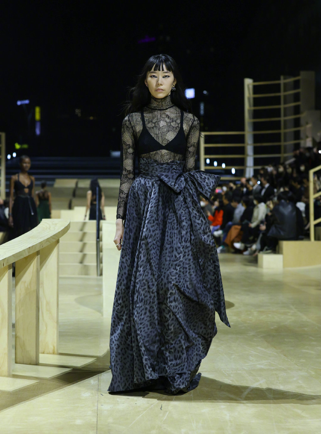 dior2022年秋季成衣系列是女装创意总监mariagrazia