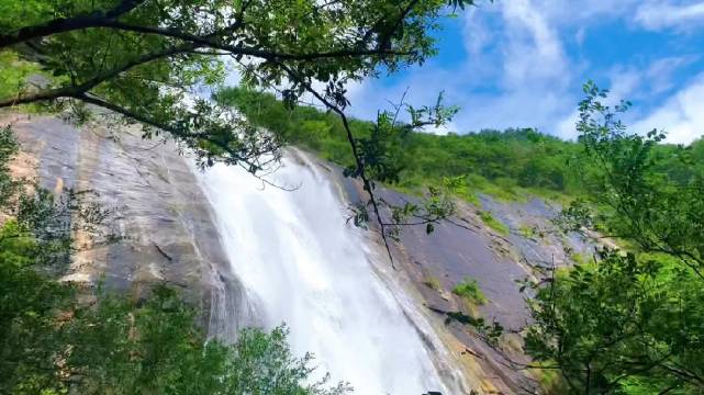 商城县黄柏山万丈崖瀑布