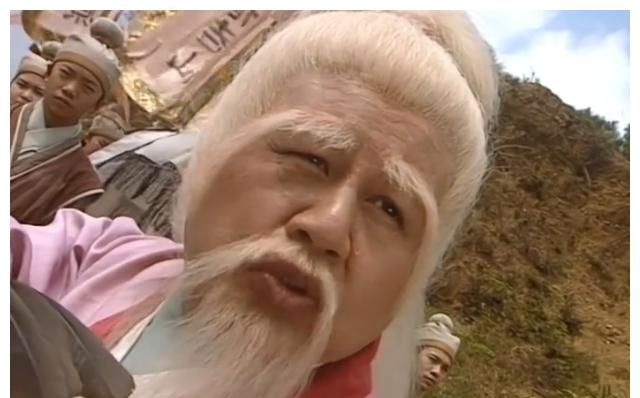 前前后后,曾翻拍多次,但是提起丁春秋这个人物,人们首先会想到招石文