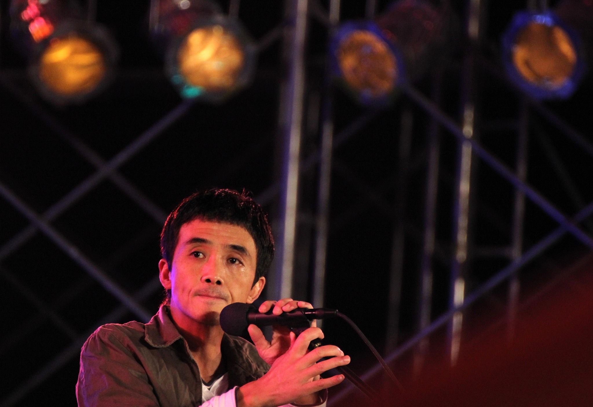 内地摇滚乐唯一的巅峰,张楚是如何一步步走下坡路的?__财经头条