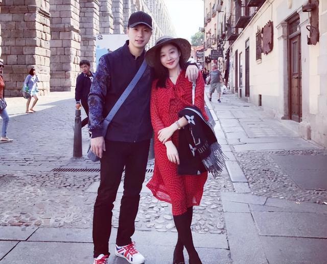 马龙与爱妻游玩!二人现身环球影城,少女感十足,看不出已生二胎休闲区蓝鸢梦想 - Www.slyday.coM 马龙与爱妻游玩!二人现身环球影城,少女感十足,看不出已生二胎休闲区蓝鸢梦想 - Www.slyday.coM