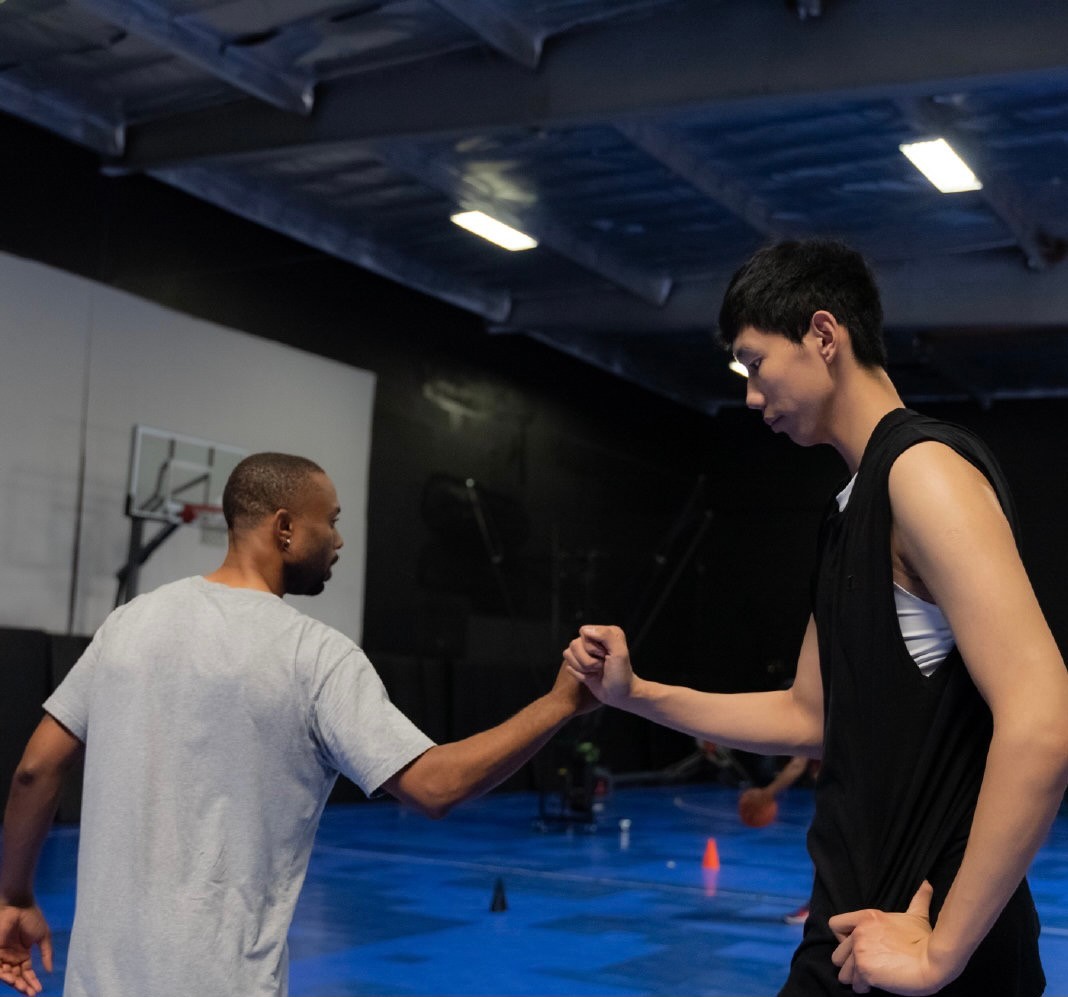 篮坛小姚明冲击NBA，年仅19岁！山东15岁小将冒头，身高2米15休闲区蓝鸢梦想 - Www.slyday.coM