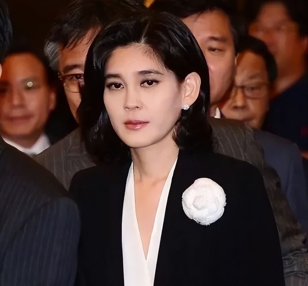 23年前,漂亮的李富真不听父母劝阻,非要下嫁穷保镖