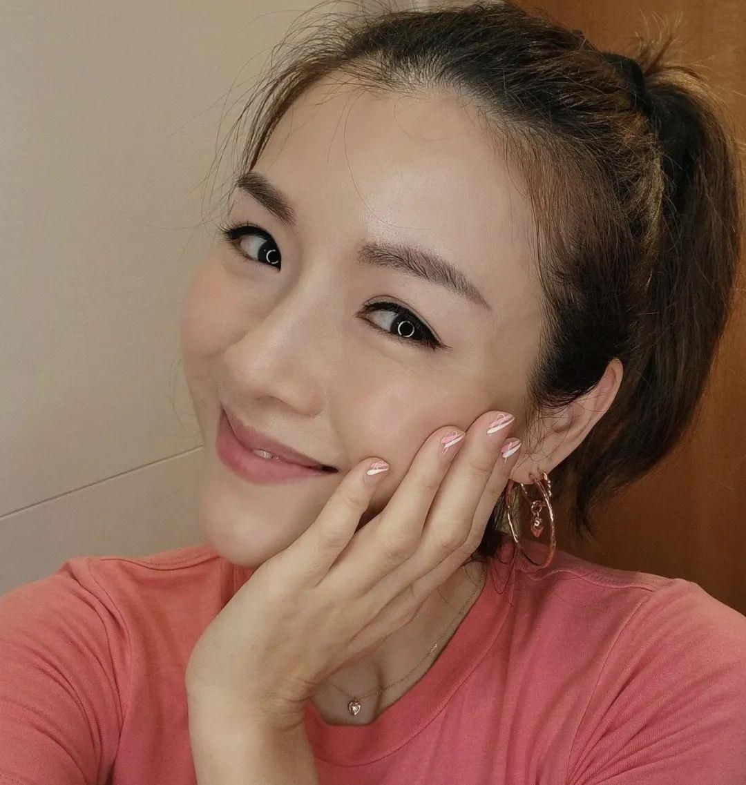 41岁生了三个孩子陈茵媺怎么还这么甜