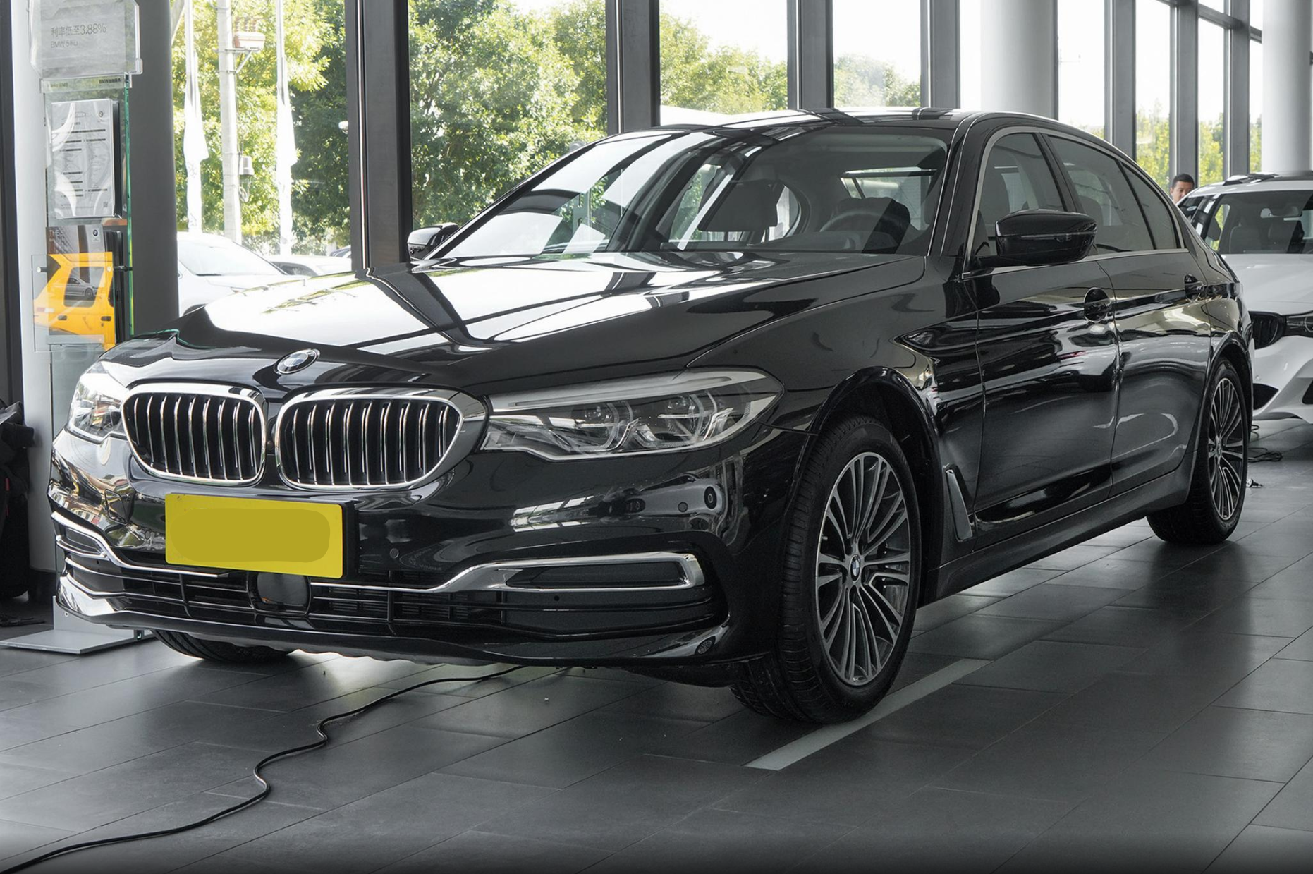 配30t动力51秒破百售价6039万带你看宝马540li