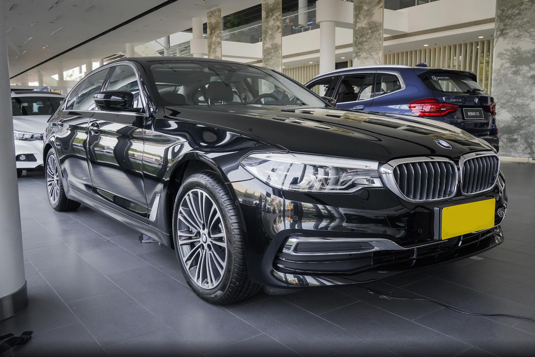 配30t动力51秒破百售价6039万带你看宝马540li