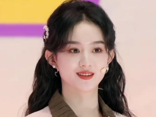 赵丽颖央视直播生图曝光,模样大变被疑整容,网友:换脸了休闲区蓝鸢梦想 - Www.slyday.coM 赵丽颖央视直播生图曝光,模样大变被疑整容,网友:换脸了休闲区蓝鸢梦想 - Www.slyday.coM