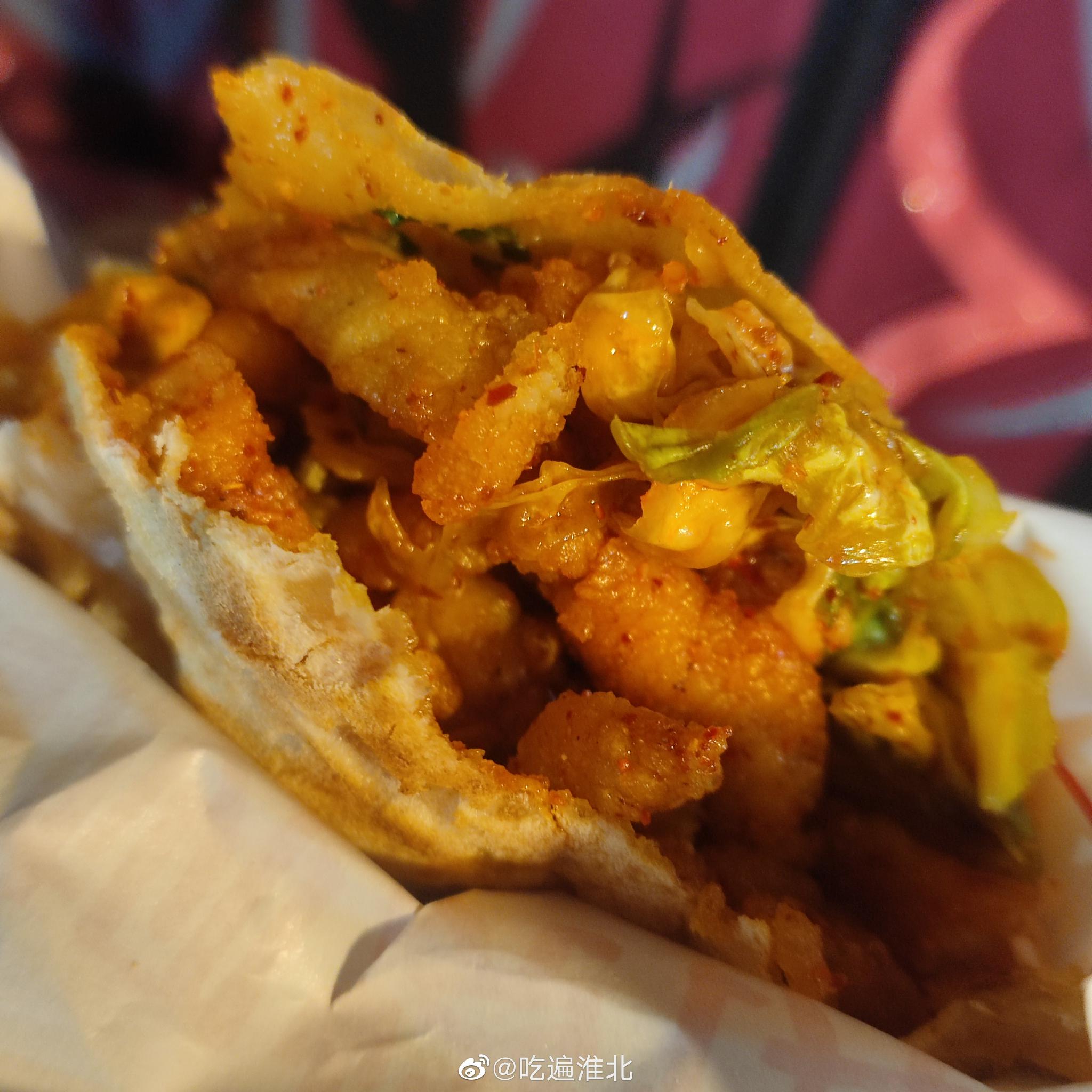 鸡柳卷饼和益禾堂西瓜桶好配