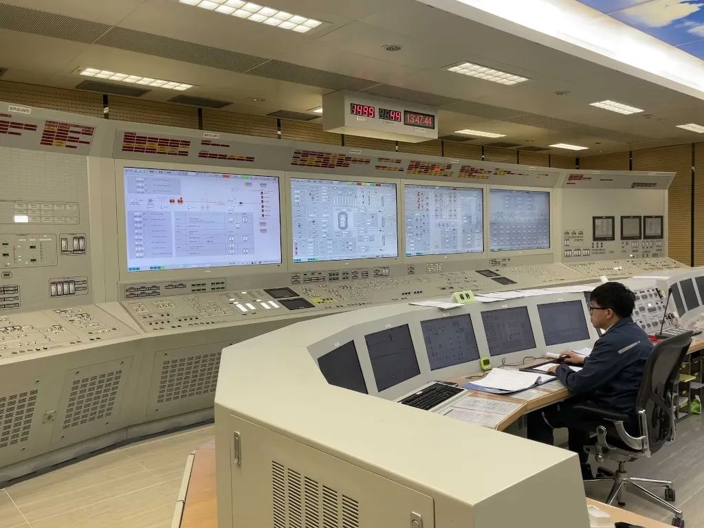 辽宁红沿河核电站6号机组主控室。图片来源：中国广核集团
