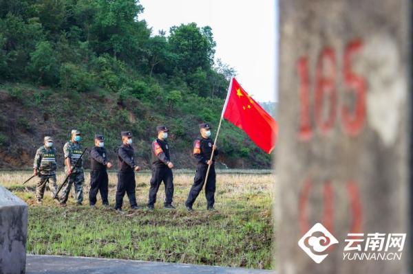 「奋斗者·正青春」奋斗的青春最闪光休闲区蓝鸢梦想 - Www.slyday.coM