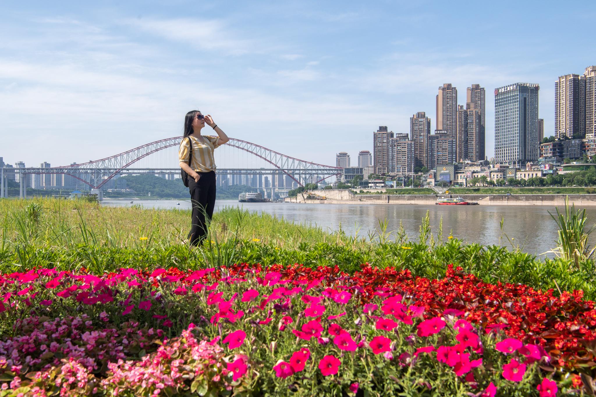 重庆网红景点渝尔代夫变身江滩公园