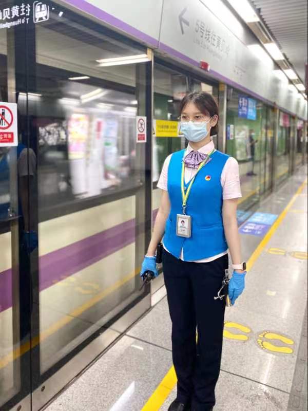 坚守岗位过五一深圳地铁全力保障市民节日出行