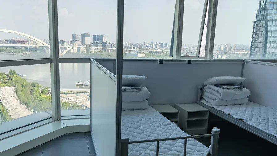 上海首个“帐篷式方舱”已有超2700人出院休闲区蓝鸢梦想 - Www.slyday.coM