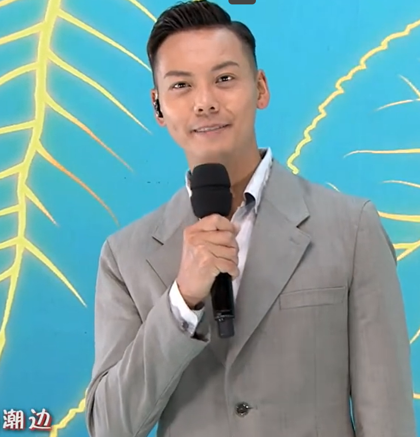 五四晚会成小花比美现场：赵丽颖回归最佳状态，关晓彤宋祖儿甜美休闲区蓝鸢梦想 - Www.slyday.coM