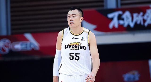 拒绝千万合同留守为球队奋战15赛季如今韩德君能拿多少薪资