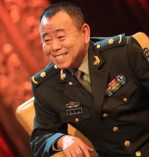 坐拥上亿资产家中豪车无数潘长江为啥还要直播卖货自毁名声