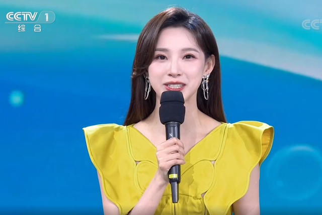 央视五四晚会明星状态：赵丽颖妆容不佳，乔欣脸圆，易烊千玺憔悴休闲区蓝鸢梦想 - Www.slyday.coM