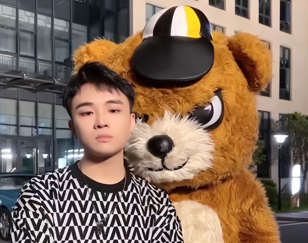 不愧是和平精英主播一哥输掉50v50大战后牧童的做法令人钦佩