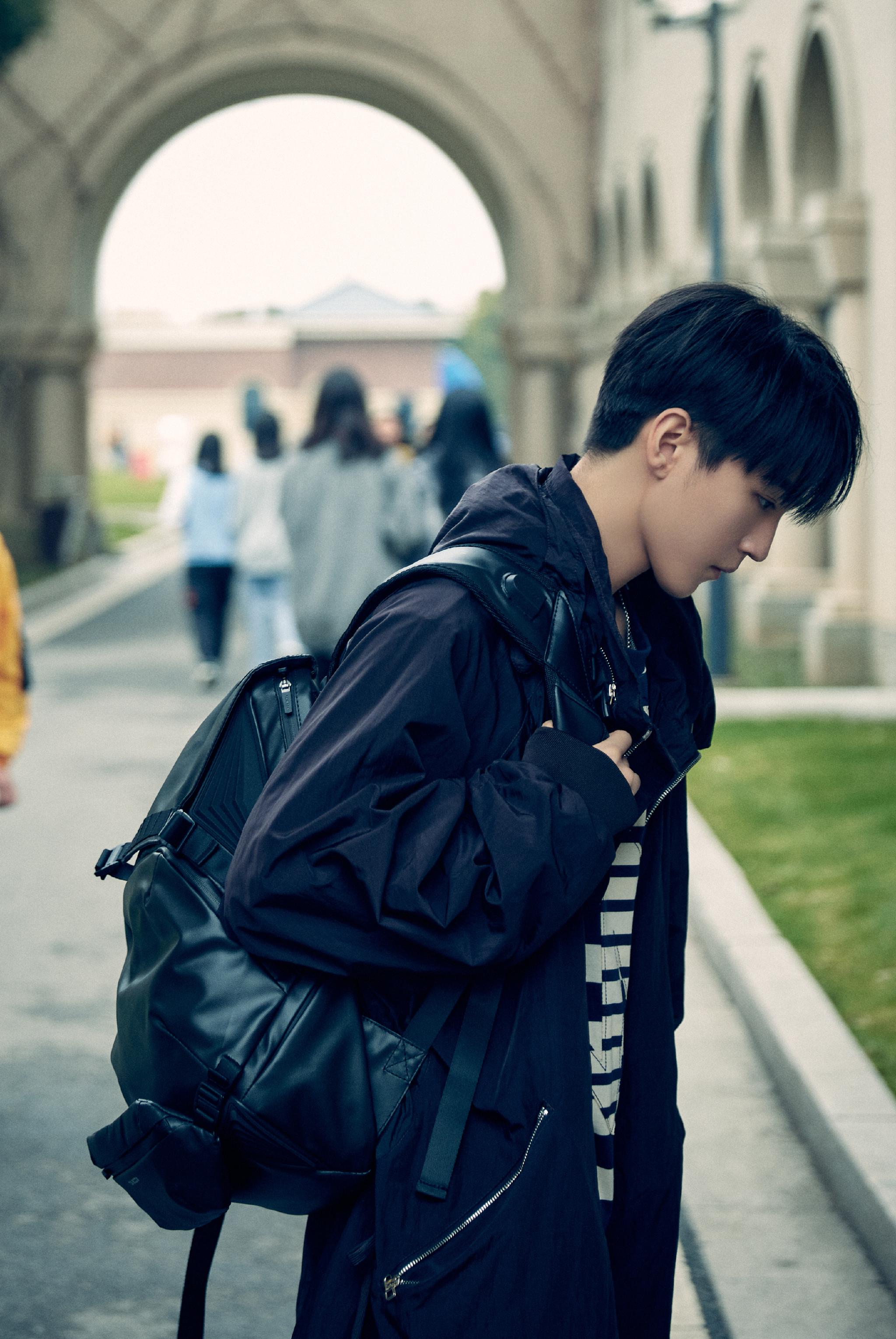 王俊凯重生之门剧照当往事的伤疤被揭开