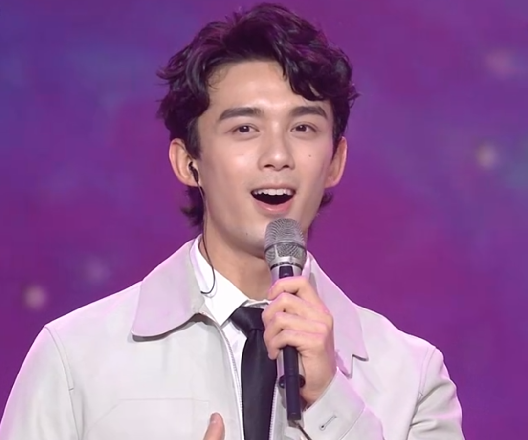 五四晚会成小花比美现场：赵丽颖回归最佳状态，关晓彤宋祖儿甜美休闲区蓝鸢梦想 - Www.slyday.coM