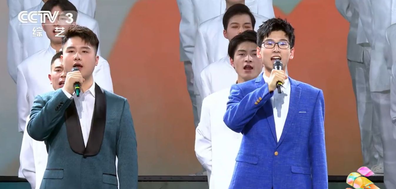 五四特别节目，张杰与高校学子合唱《致吾辈》，用歌声传递正能量休闲区蓝鸢梦想 - Www.slyday.coM