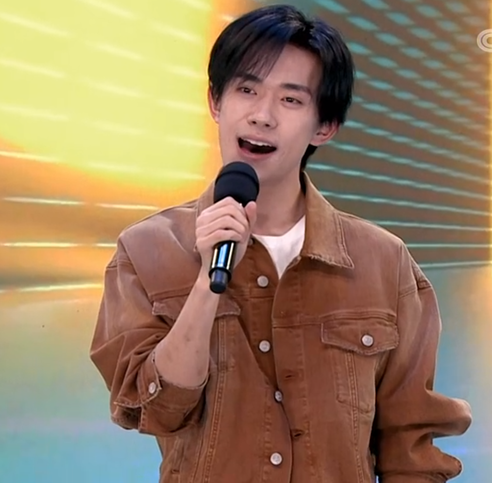 五四晚会成小花比美现场：赵丽颖回归最佳状态，关晓彤宋祖儿甜美休闲区蓝鸢梦想 - Www.slyday.coM