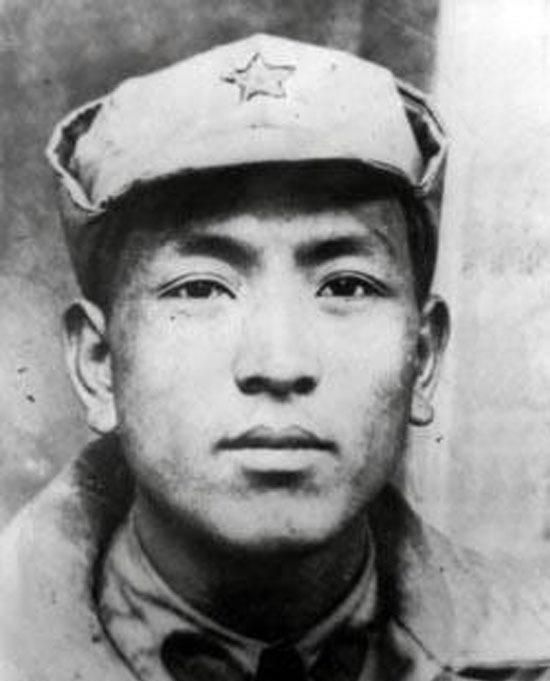 军参谋长遇见一个要饭的,正要抓起来时,发现竟然是自己的老师长!休闲区蓝鸢梦想 - Www.slyday.coM