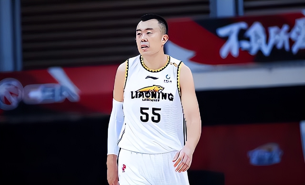 韩德君专访!愧疚家人,总结季后赛之旅,表态全队态度 冲n个冠军|韩德君