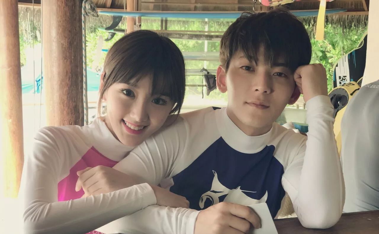 歌手陈翔直播间卖女士内裤出轨男赚女性钱网友他试穿过