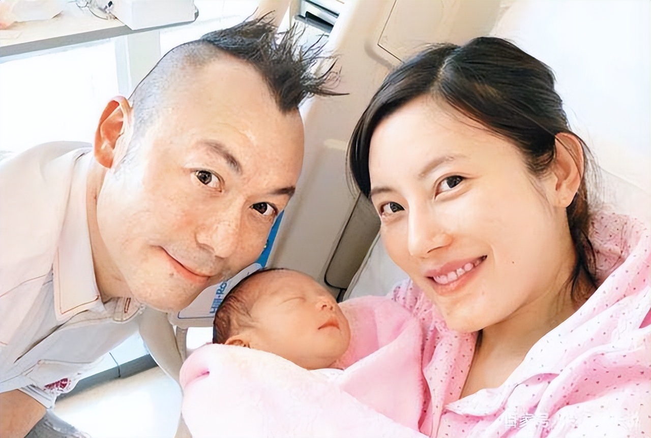 58岁鬼王雷宇扬娇妻成网红长腿细腰被誉为宅男女神