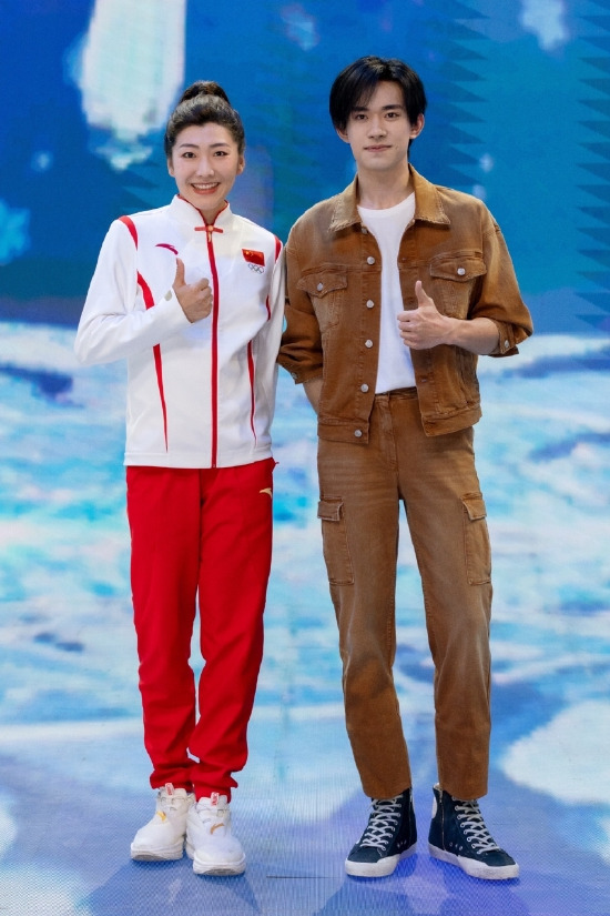 央视五四晚会节目单:赵丽颖和陈伟霆合唱,刘雨昕压轴,王源缺席休闲区蓝鸢梦想 - Www.slyday.coM 央视五四晚会节目单:赵丽颖和陈伟霆合唱,刘雨昕压轴,王源缺席休闲区蓝鸢梦想 - Www.slyday.coM