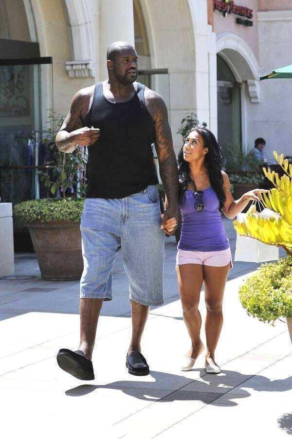 不是P图!生活常见的物品在奥尼尔手上瞬间缩小,吃鸡腿像用牙签休闲区蓝鸢梦想 - Www.slyday.coM 不是P图!生活常见的物品在奥尼尔手上瞬间缩小,吃鸡腿像用牙签休闲区蓝鸢梦想 - Www.slyday.coM