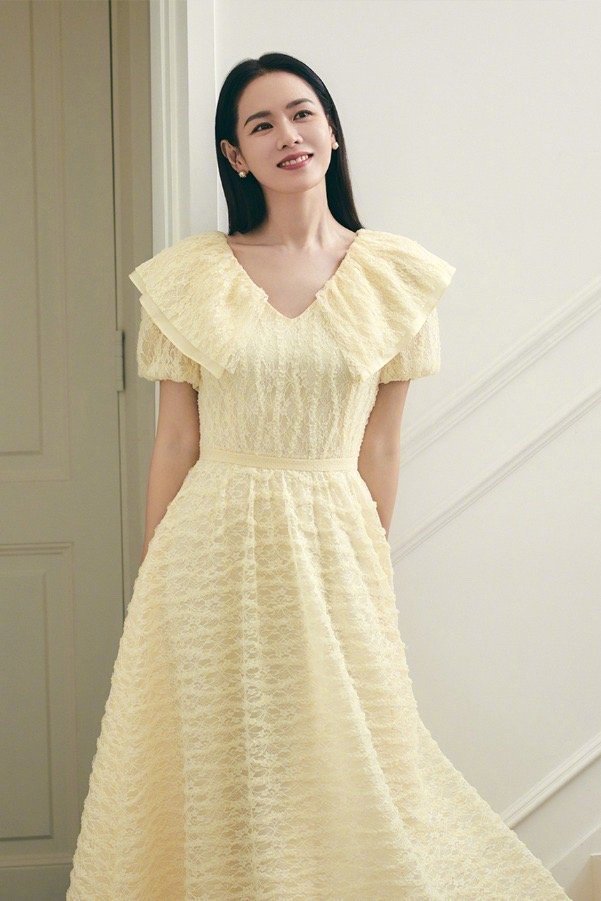 孙艺珍唯美写真曝光,各种裙子演绎让人看花了眼