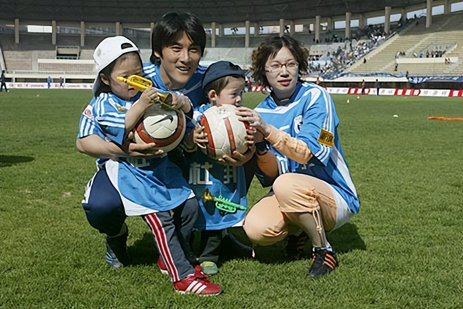 17年前今天中超大连实德1-0天津,李明爱子李嗣镕 爱女李衍慧亮相