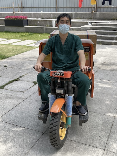 抗疫的每个岗位都有年轻身影！致敬白衣青年，感谢每一个无惧无畏的你！休闲区蓝鸢梦想 - Www.slyday.coM